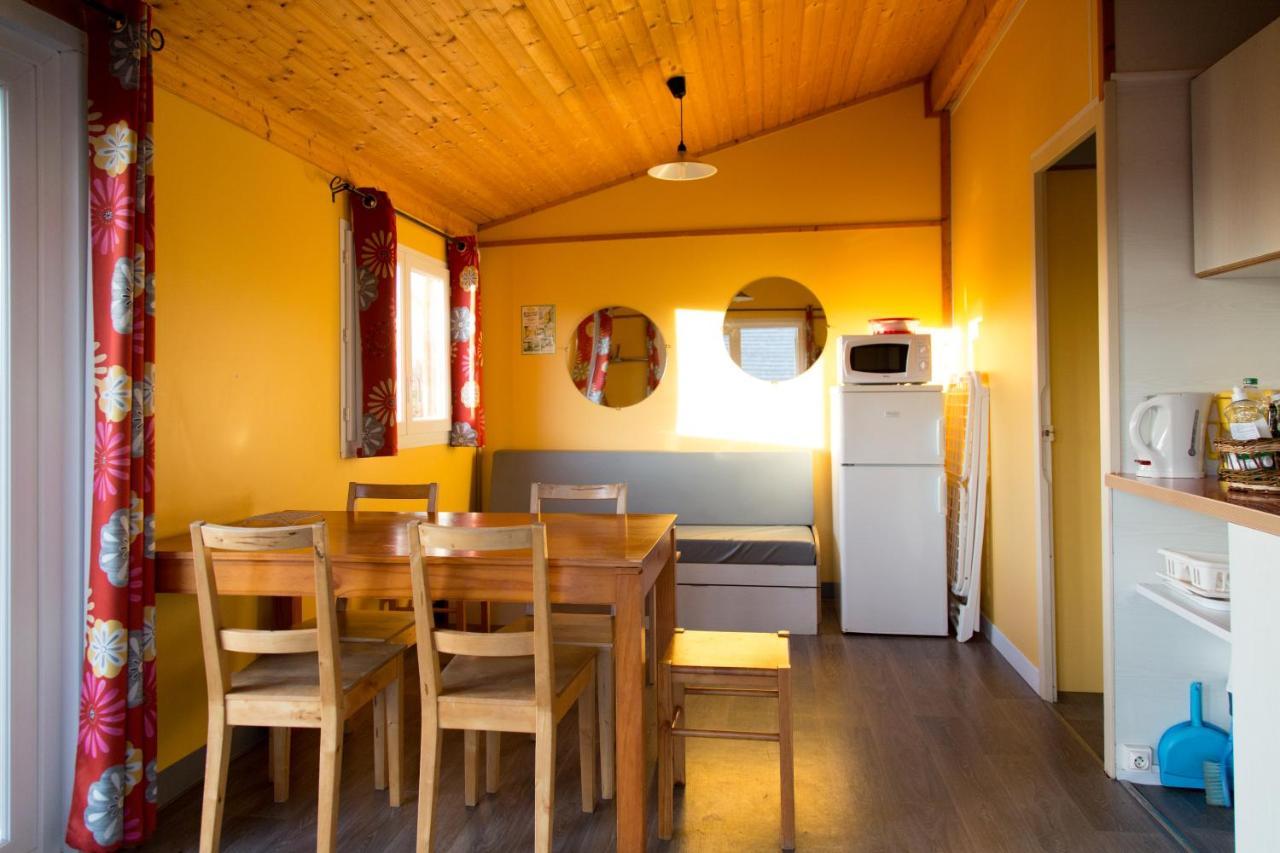 Les Chalets D Hermine Montredon-Labessonnie Bagian luar foto